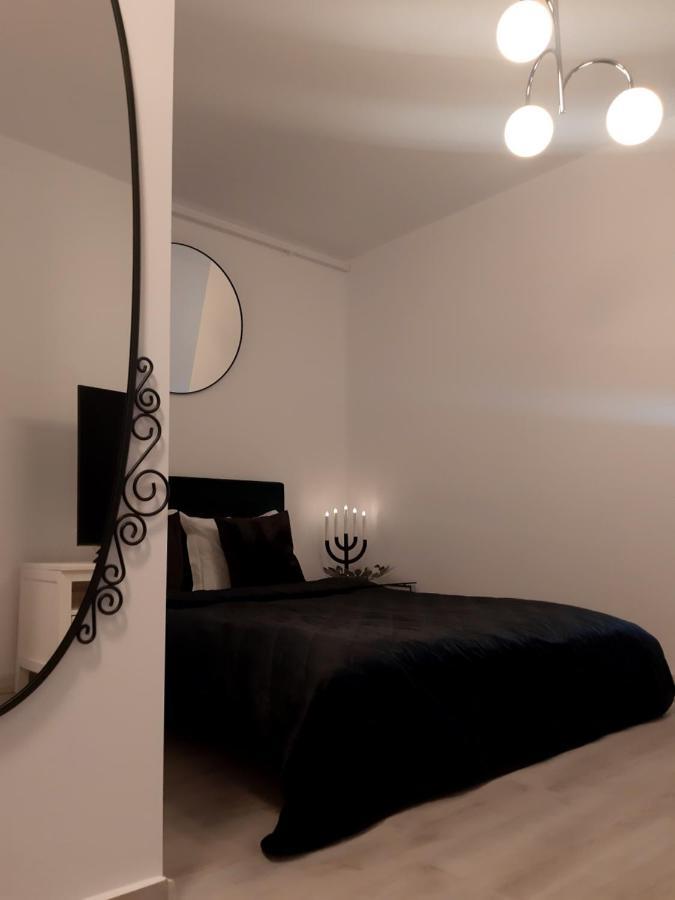 Mia!! Self Check-In!! Apartment Bucharest Exterior photo